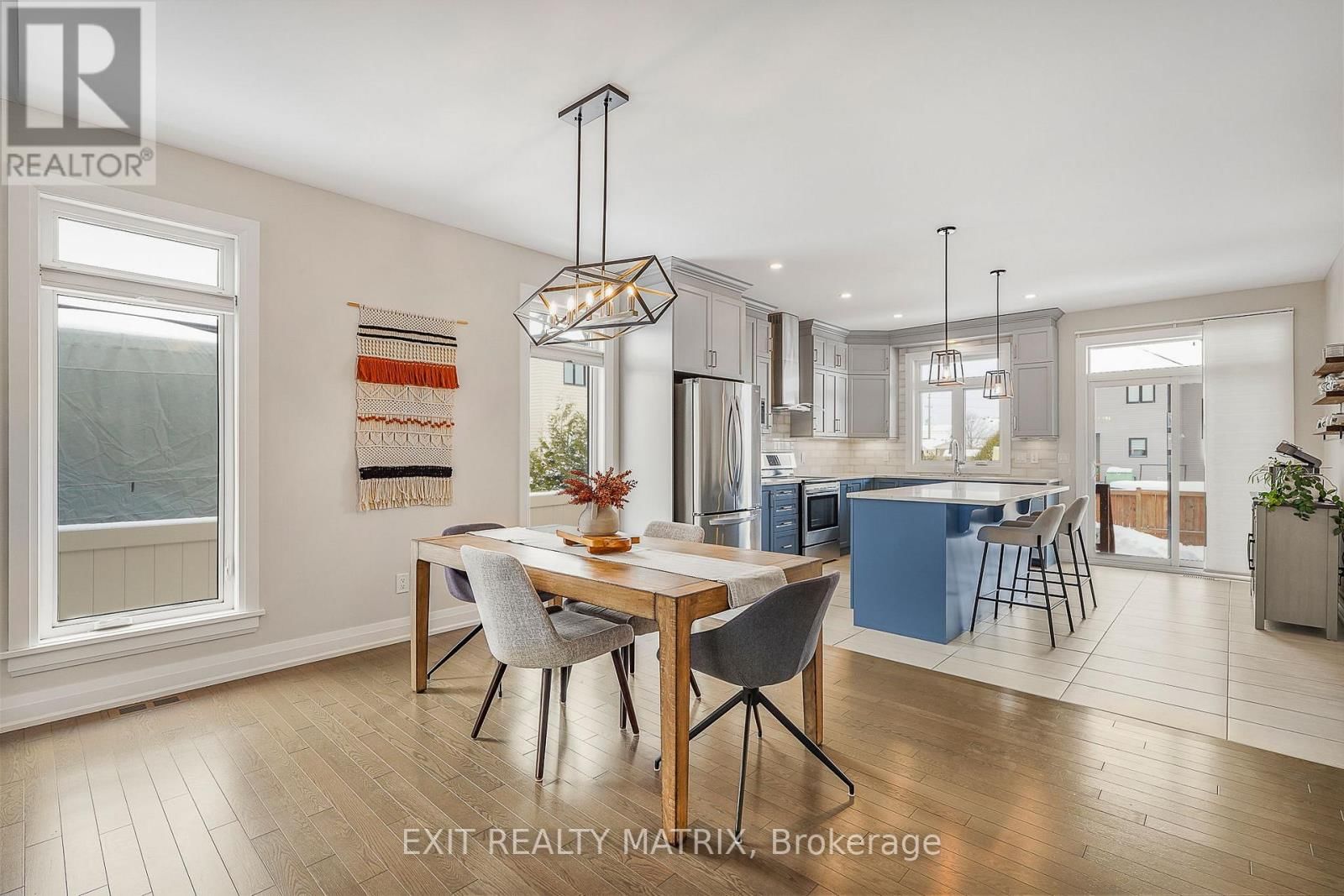 128 LYON STREET Image 9