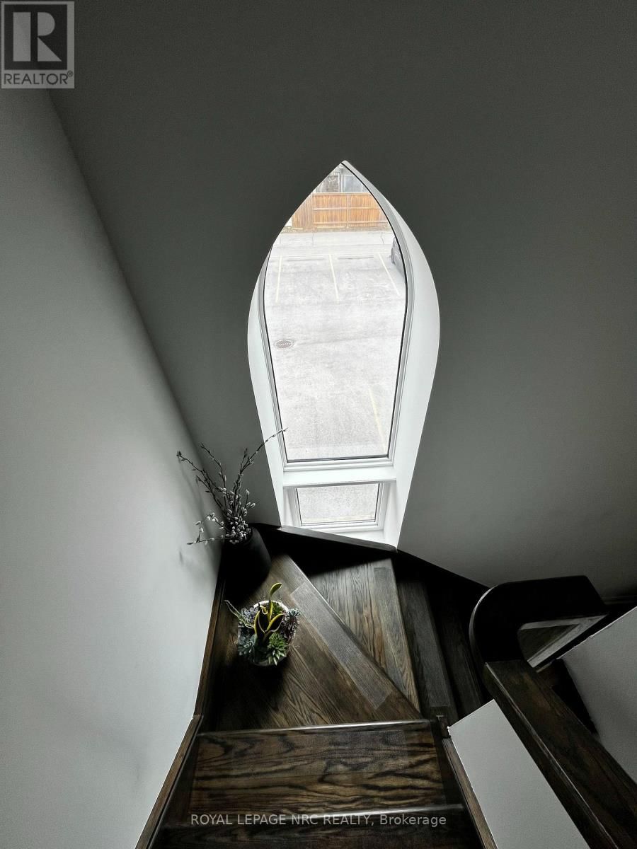 12 - 405 MERRITT STREET Image 9