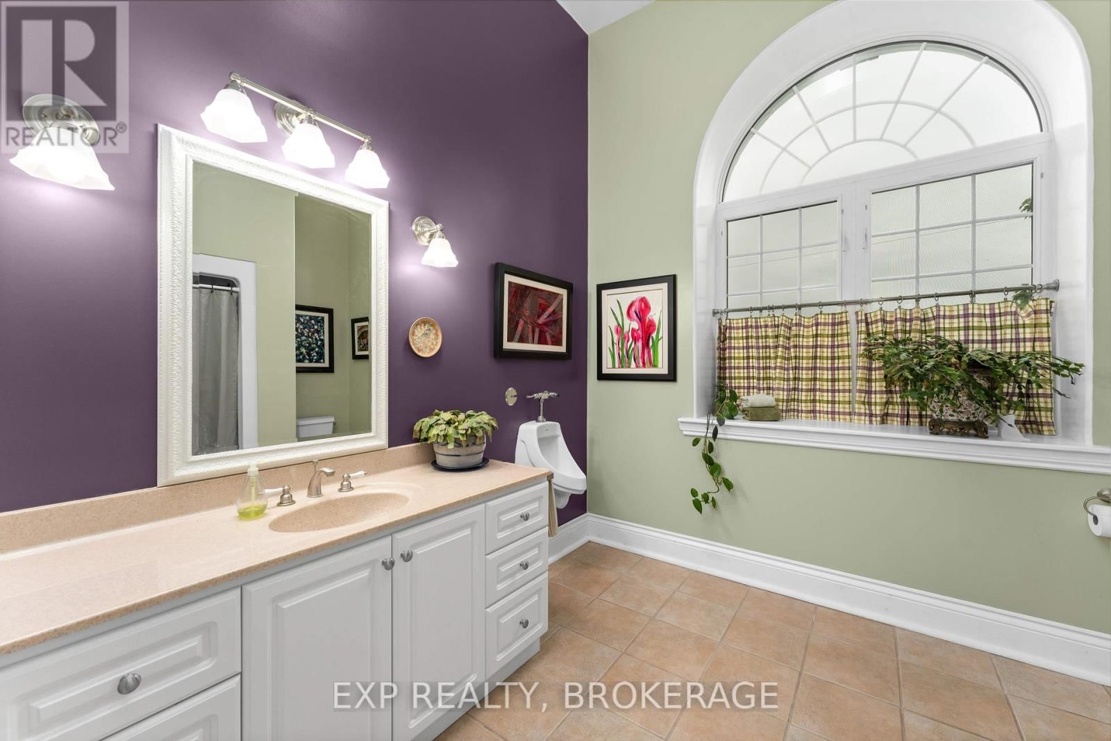 11 CROSS STREET Image 38