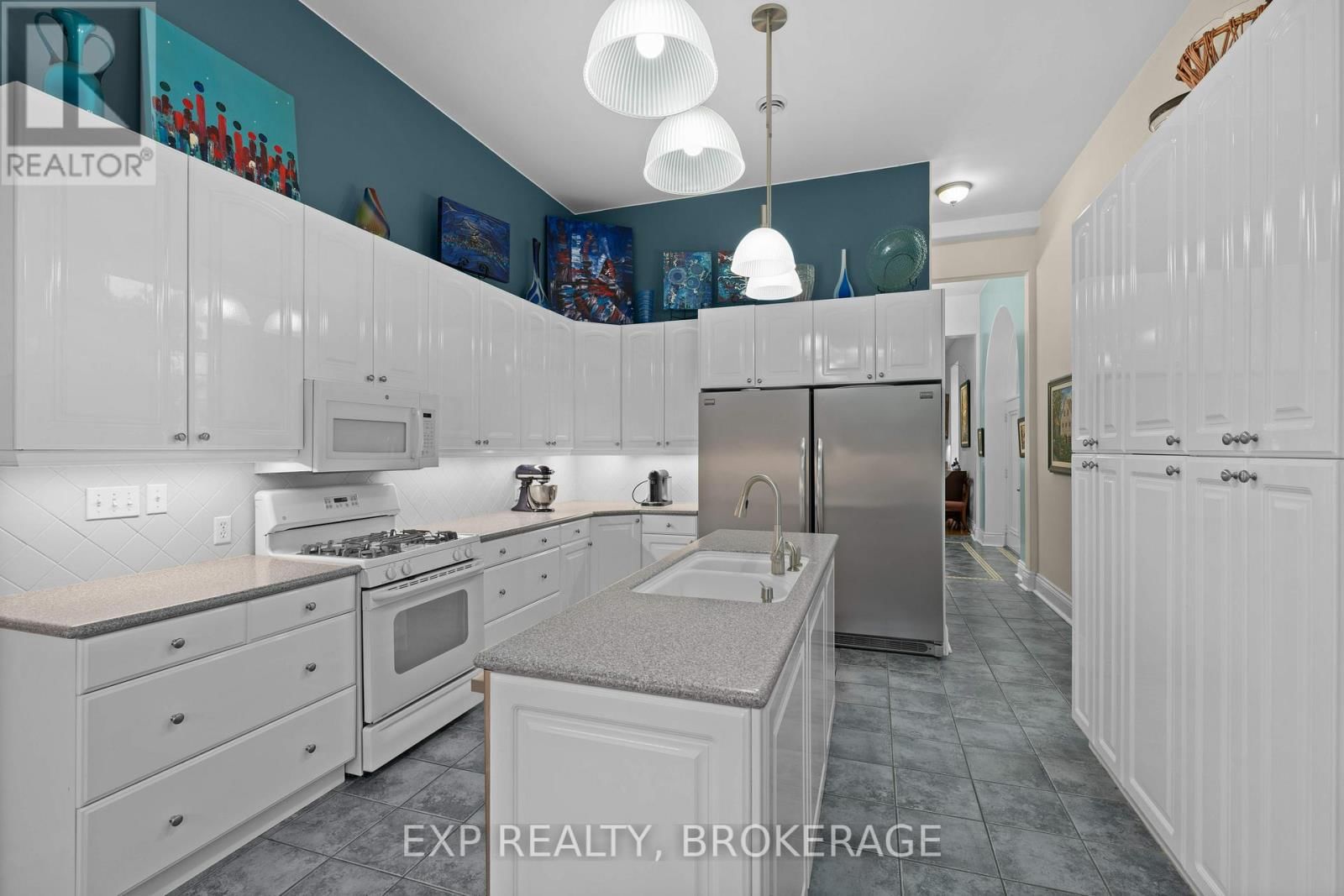 11 CROSS STREET Image 9