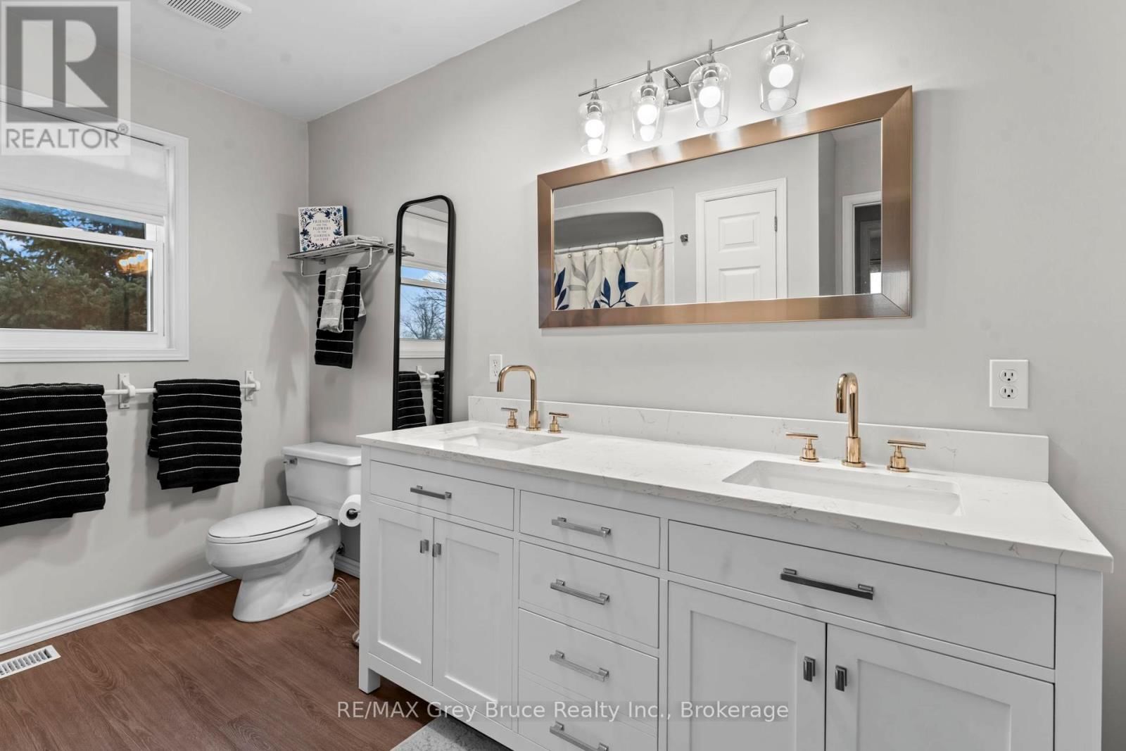 112 MARY AVENUE Image 22