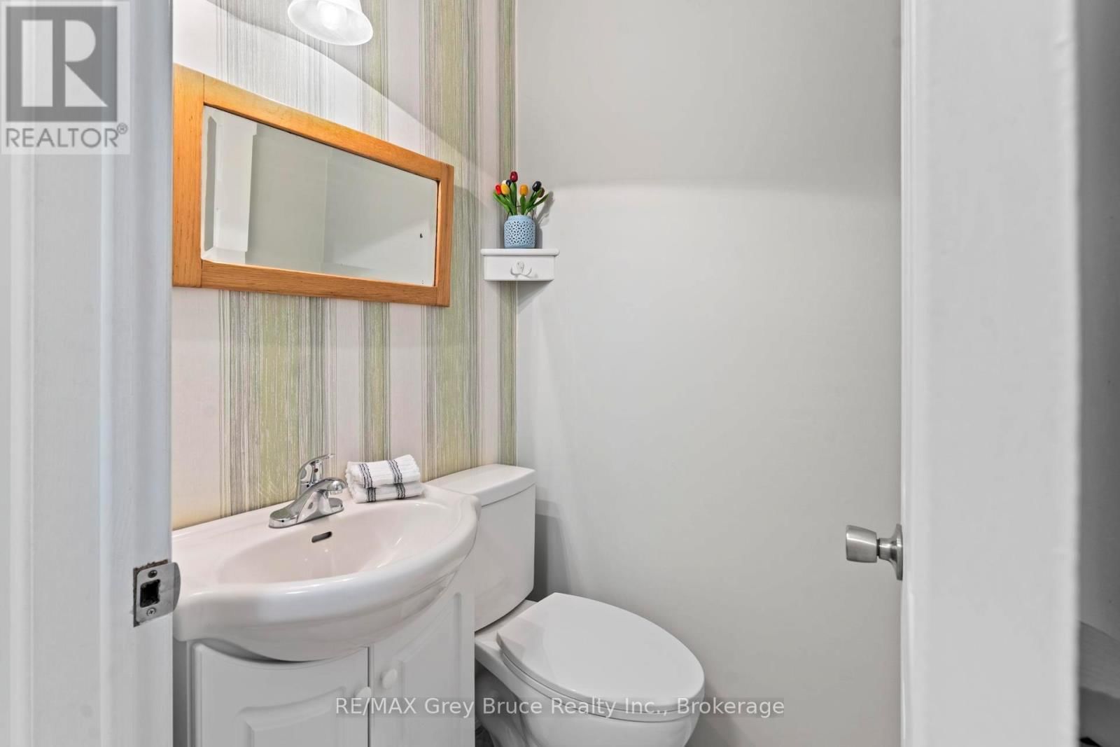 112 MARY AVENUE Image 26