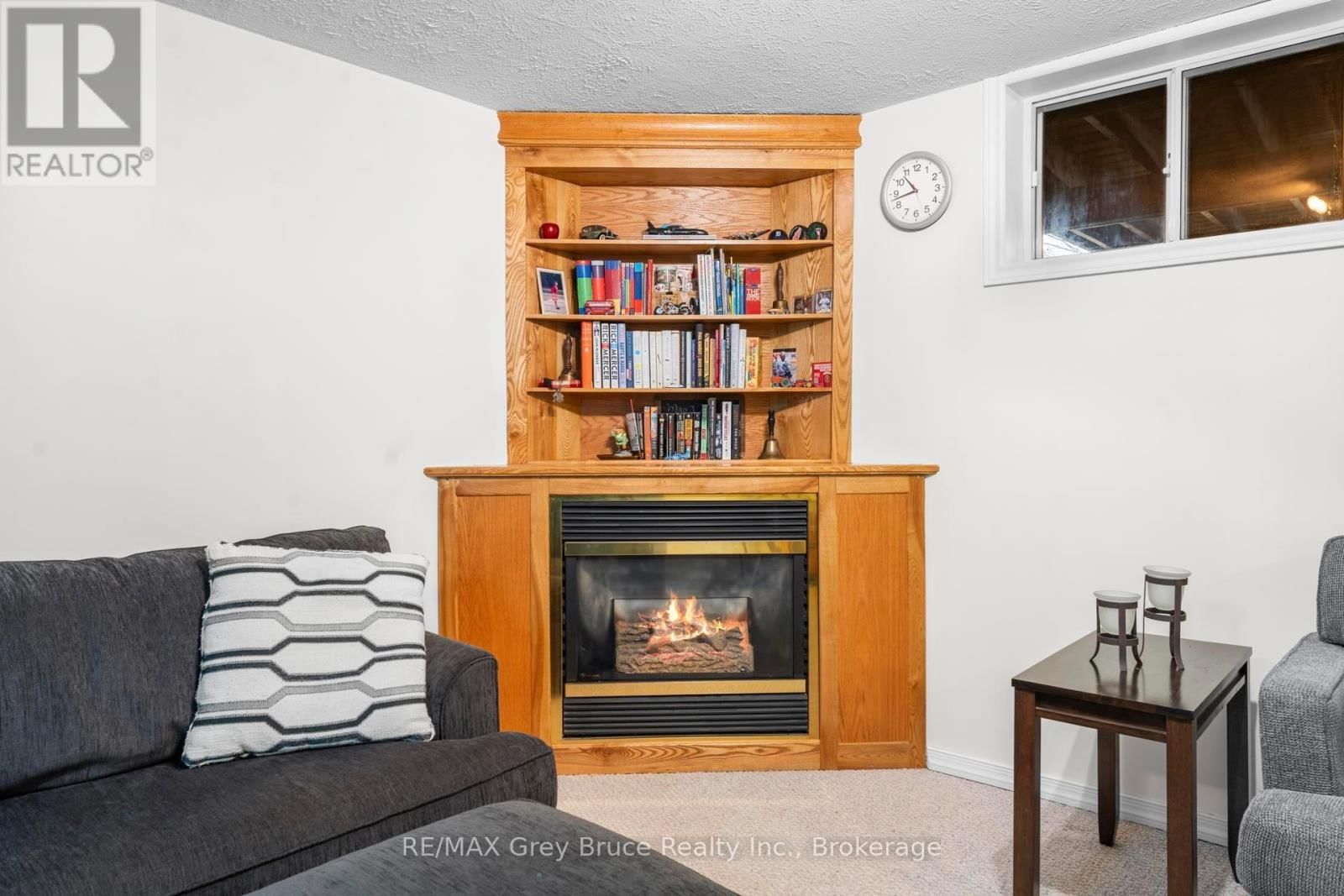 112 MARY AVENUE Image 30