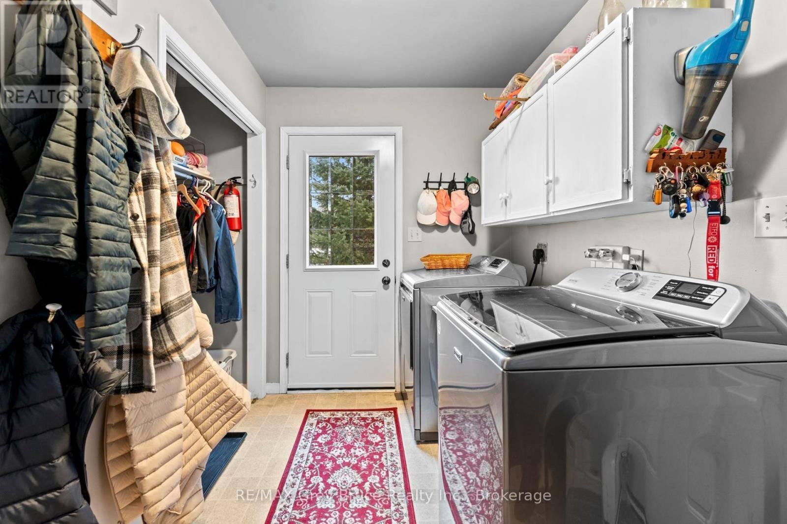 112 MARY AVENUE Image 33