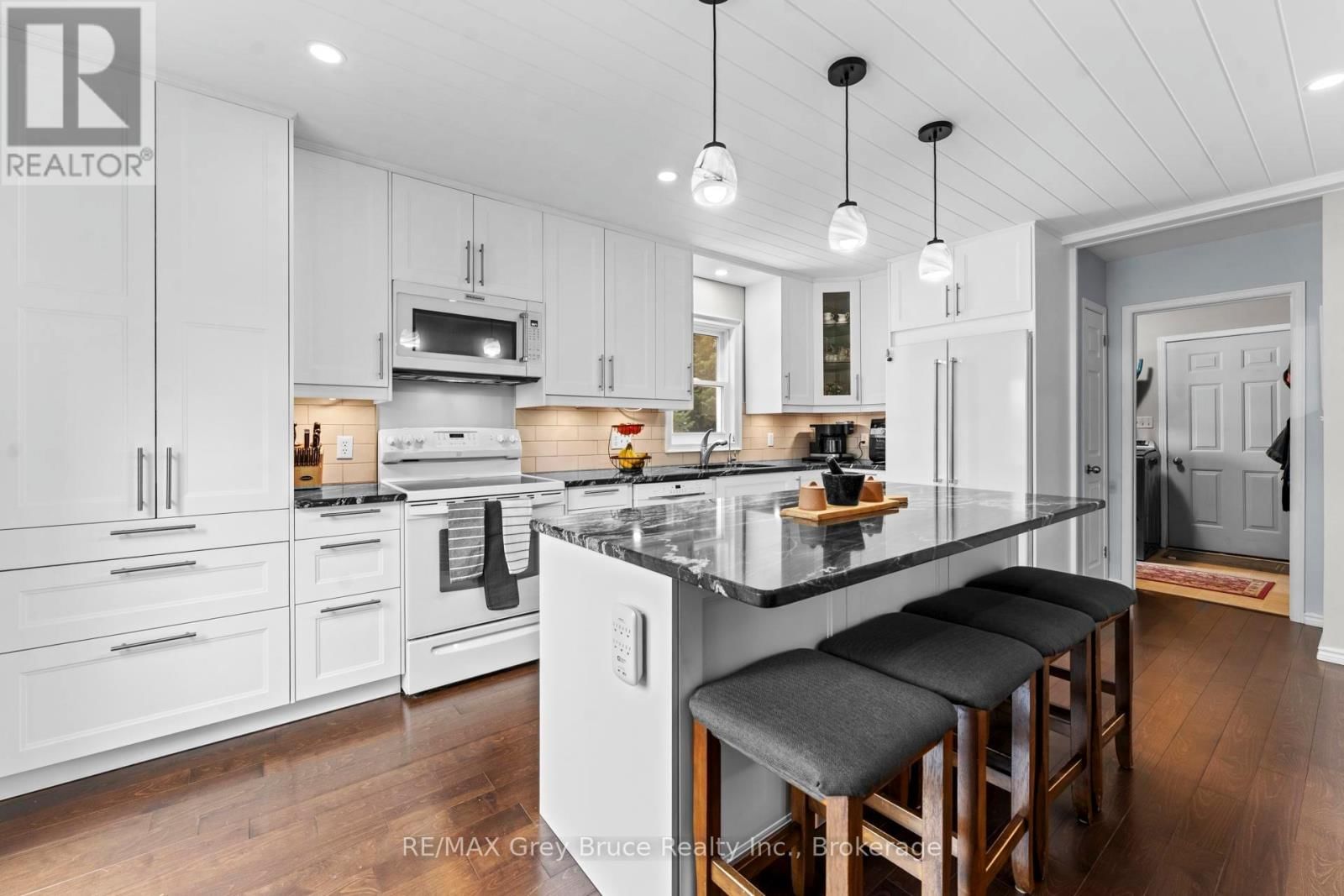 112 MARY AVENUE Image 6