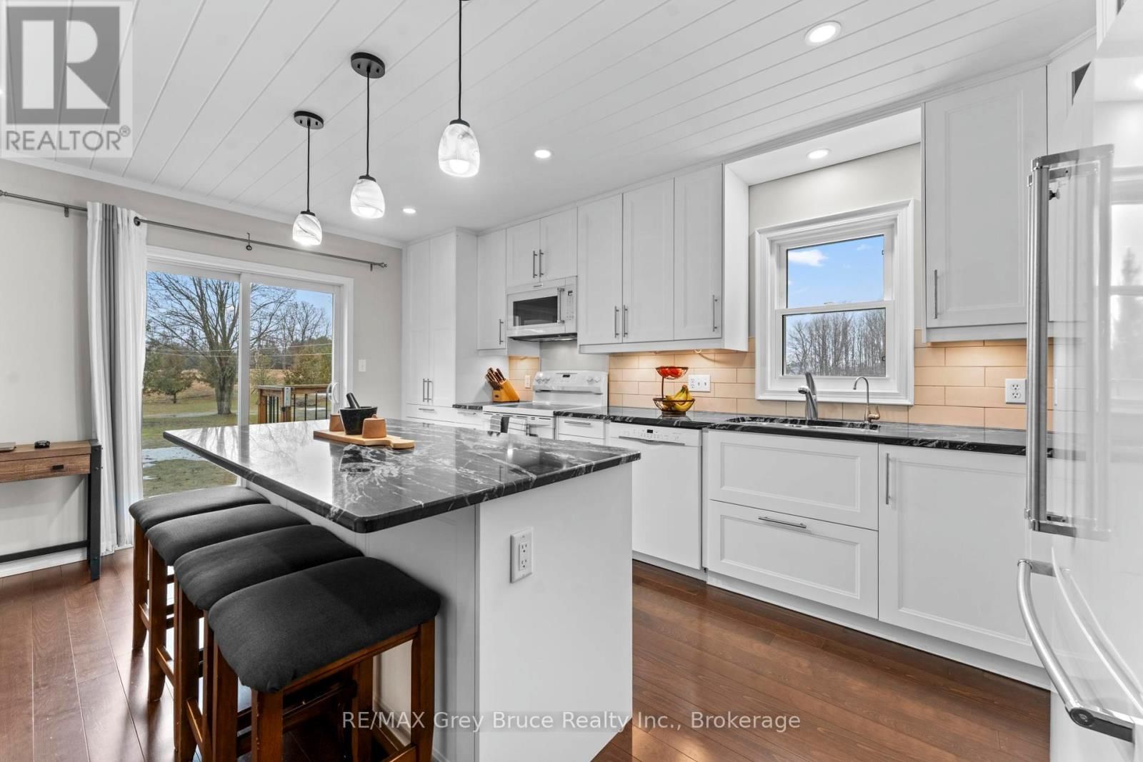 112 MARY AVENUE Image 7