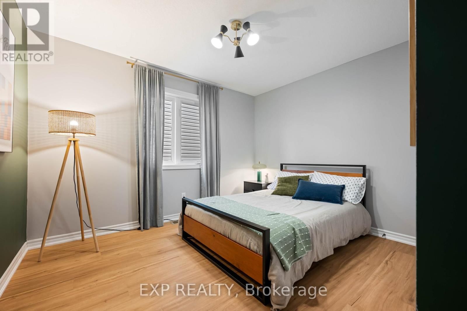 209 DRENTERS COURT Image 31