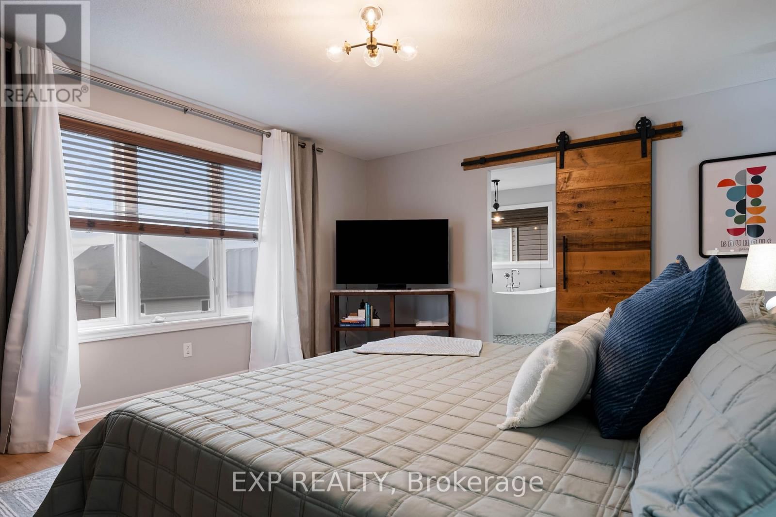 209 DRENTERS COURT Image 35