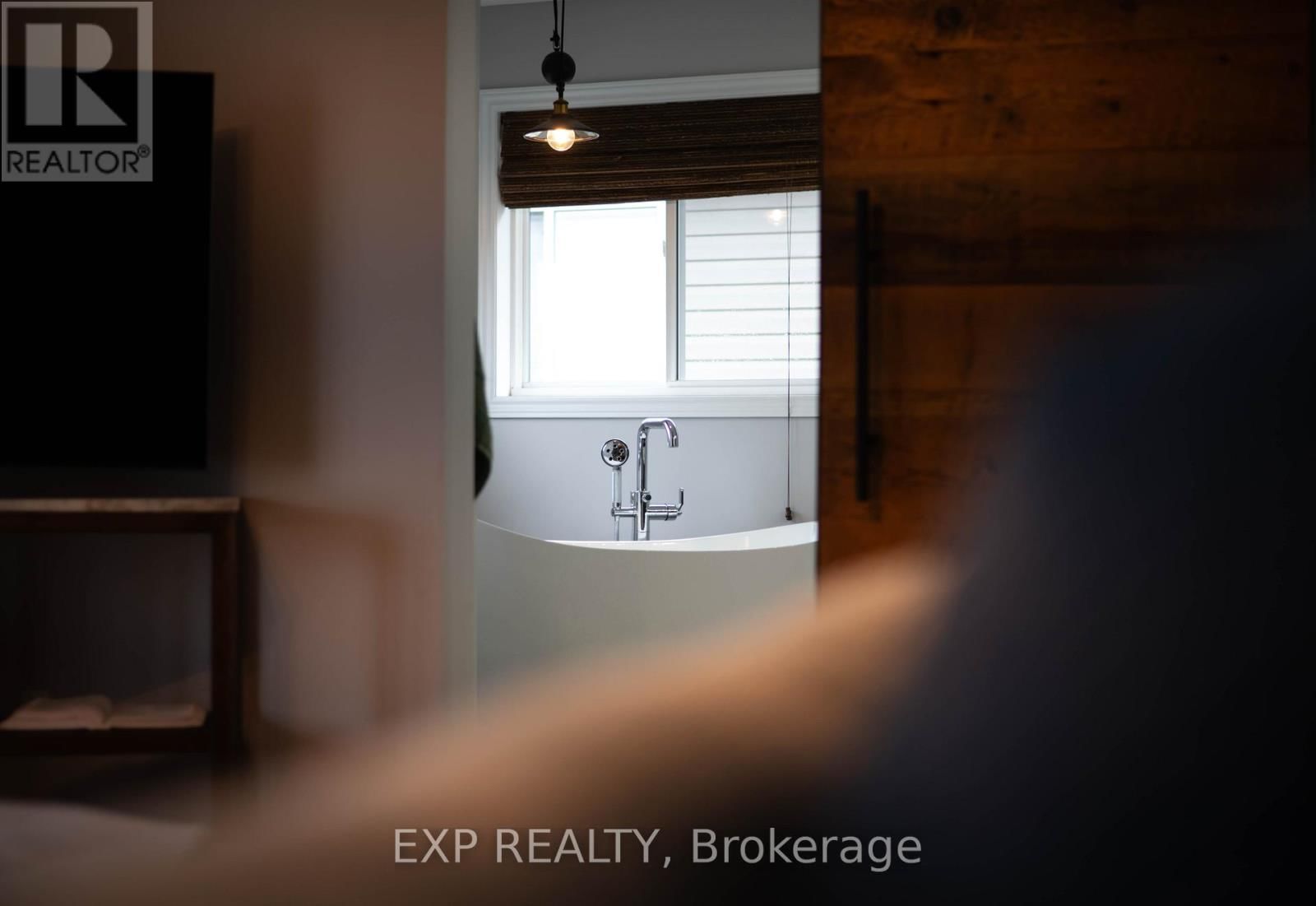 209 DRENTERS COURT Image 36