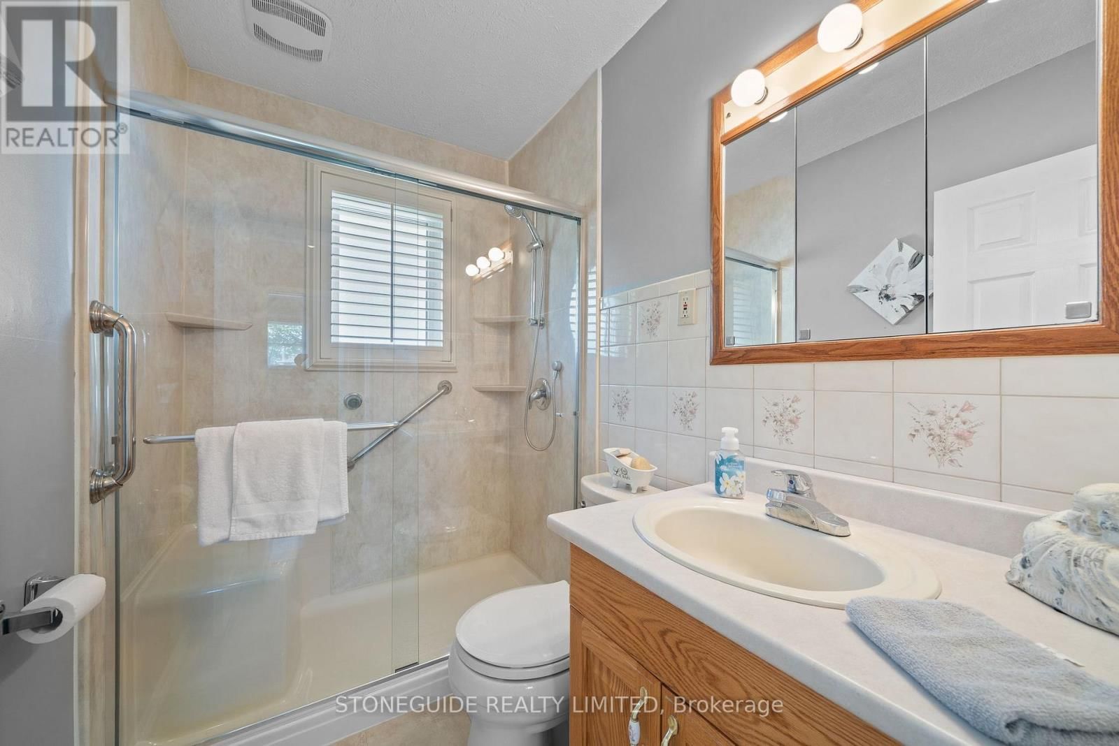 5 ARMOUR COURT Image 17