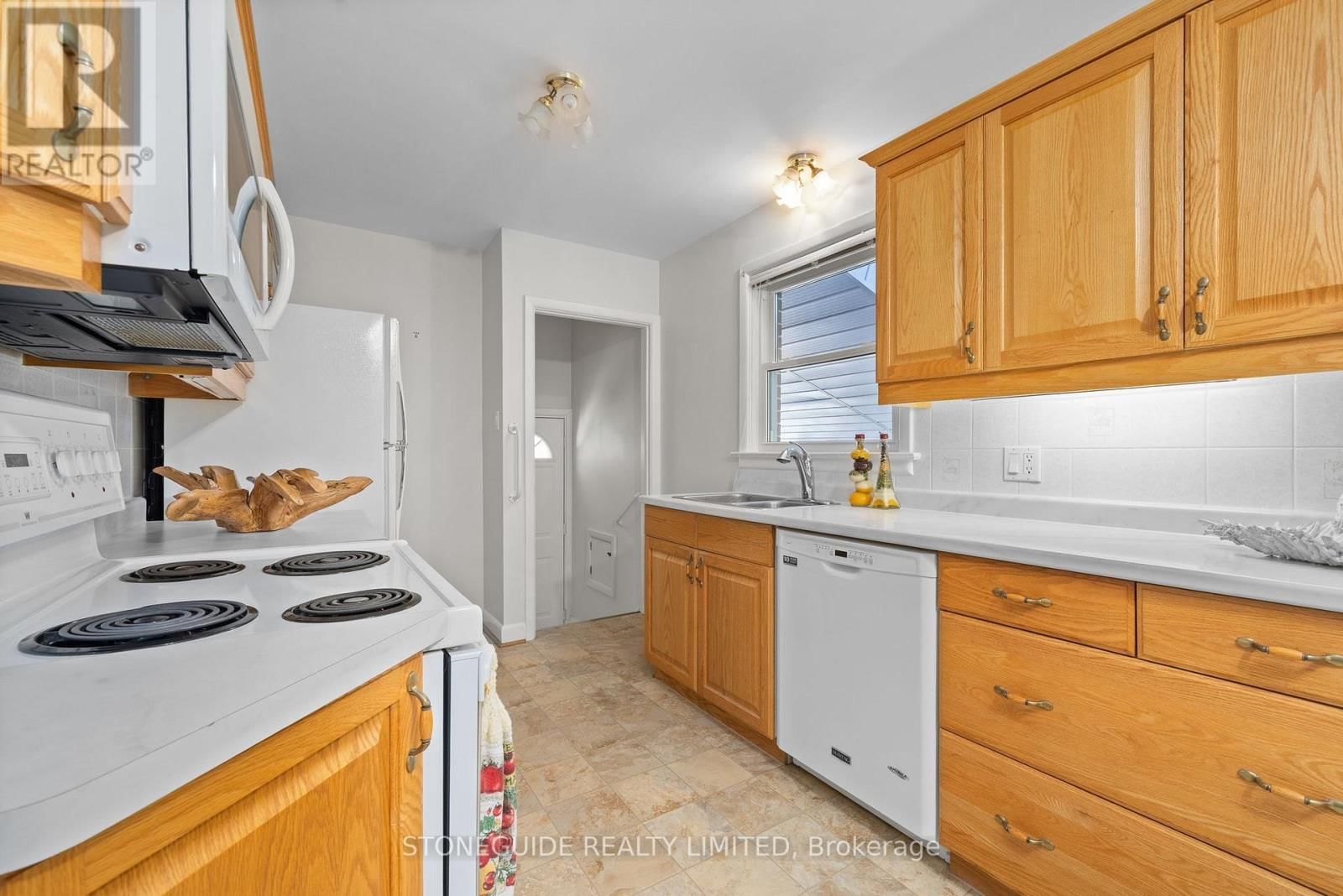 5 ARMOUR COURT Image 21