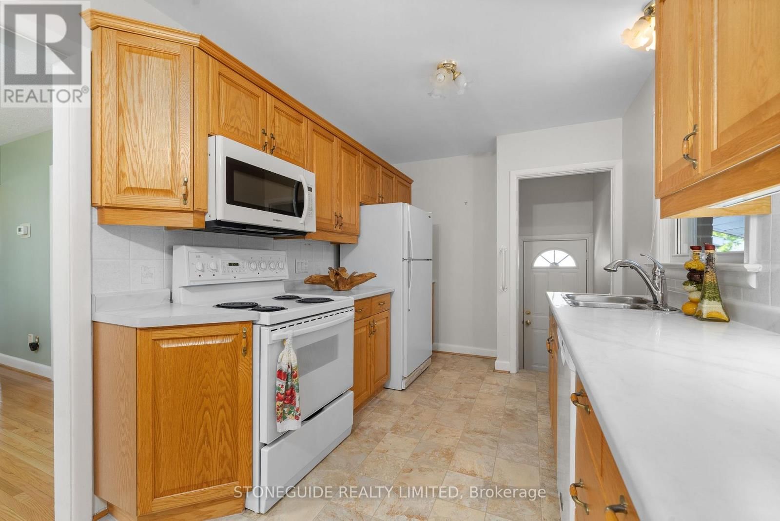 5 ARMOUR COURT Image 23