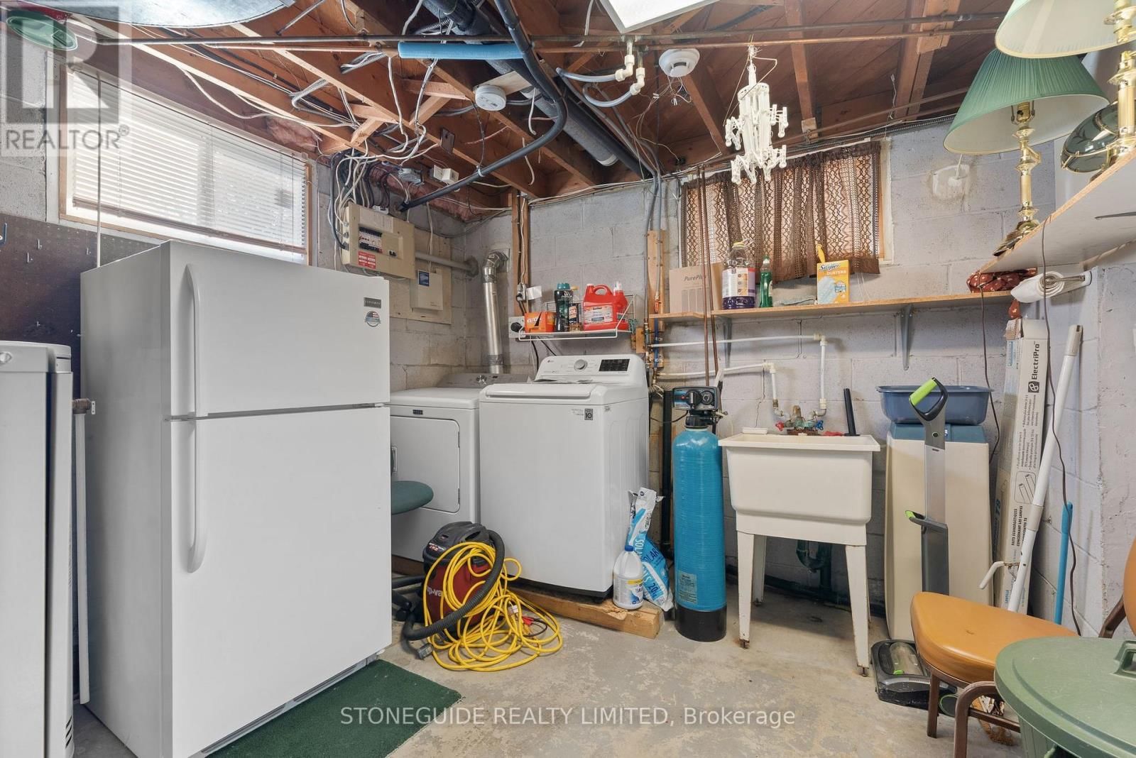 5 ARMOUR COURT Image 32