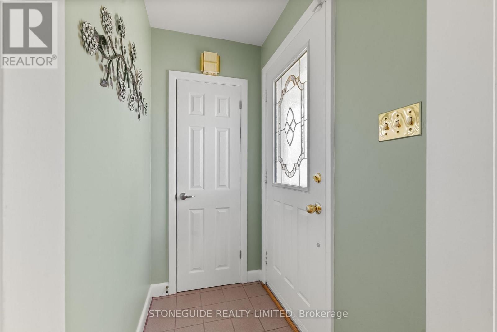 5 ARMOUR COURT Image 4