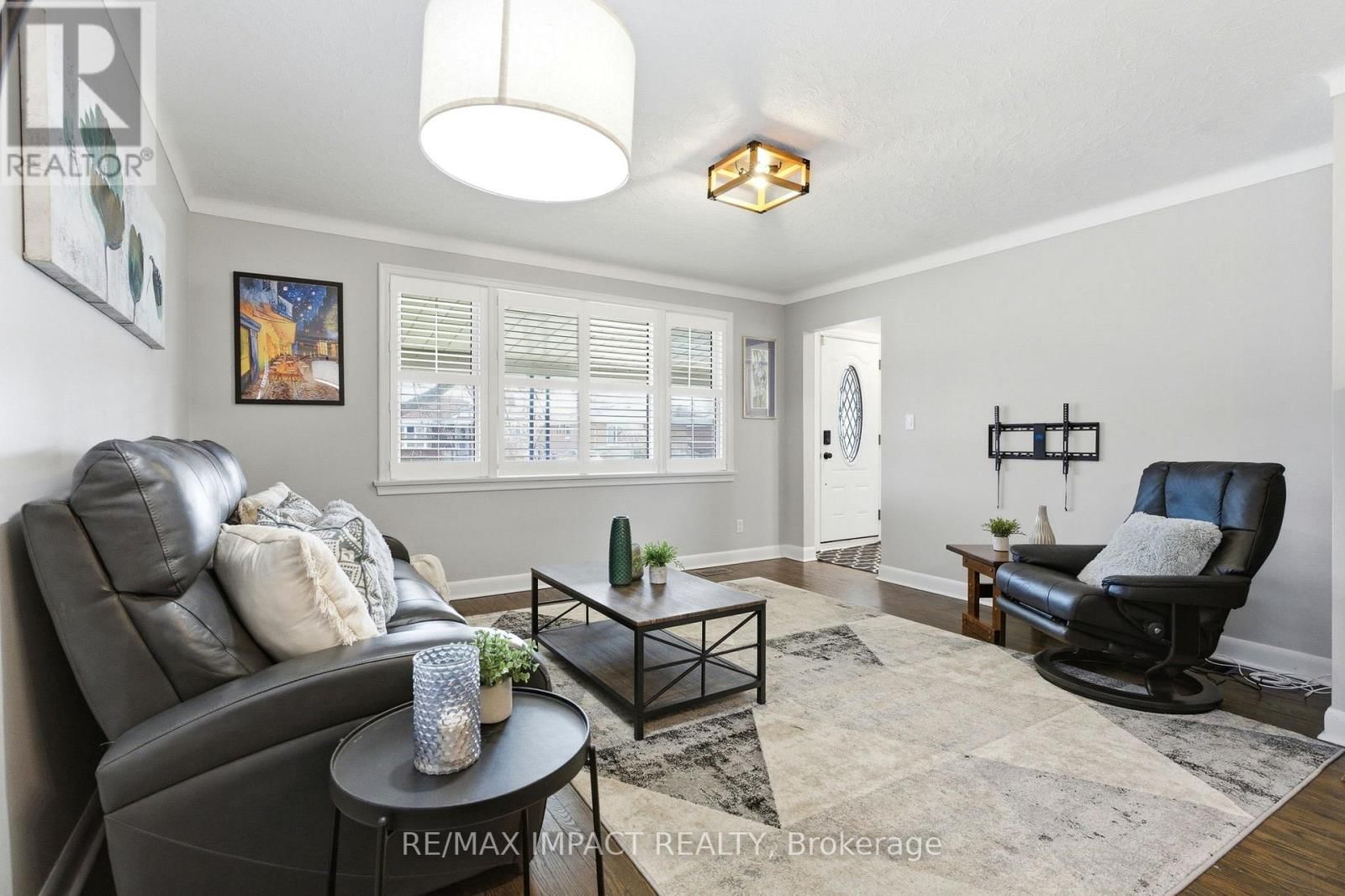 577 SINCLAIR STREET Image 10