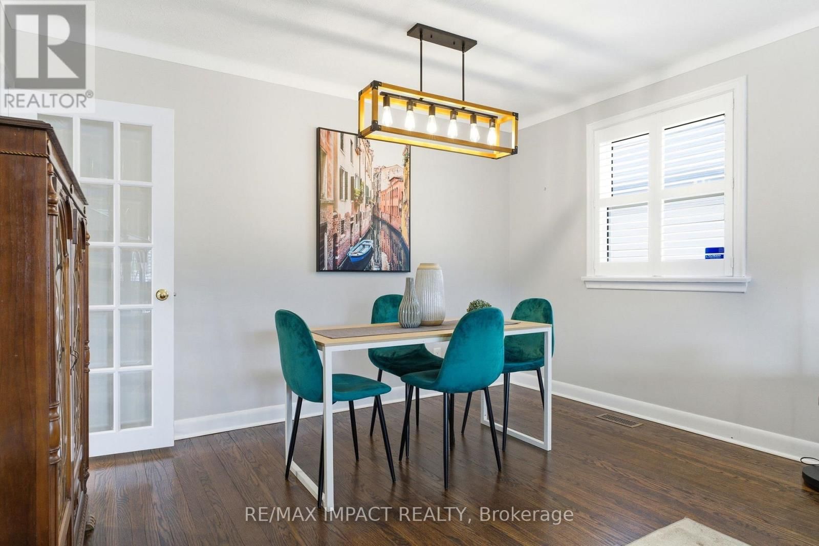 577 SINCLAIR STREET Image 12