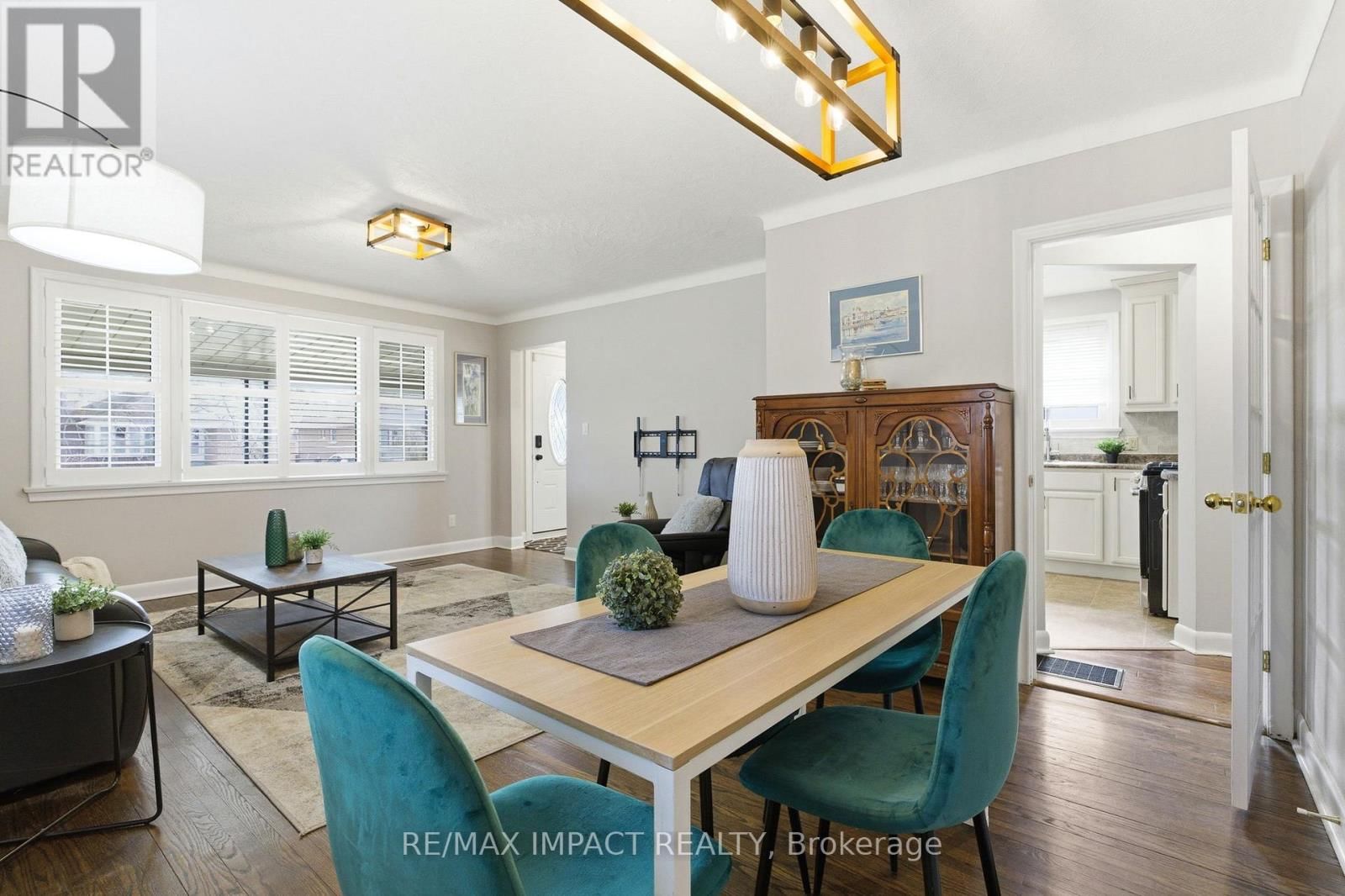 577 SINCLAIR STREET Image 14