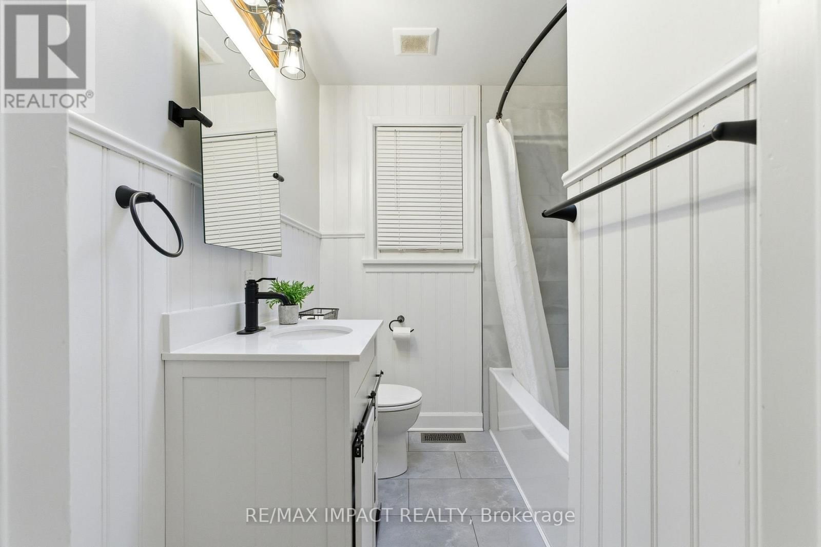 577 SINCLAIR STREET Image 20