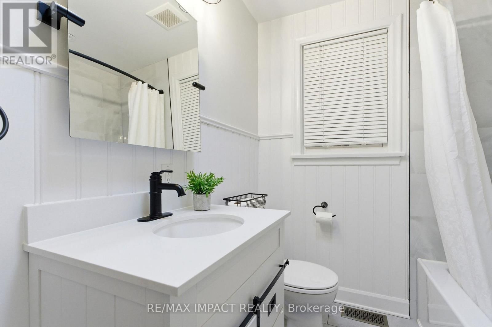 577 SINCLAIR STREET Image 21