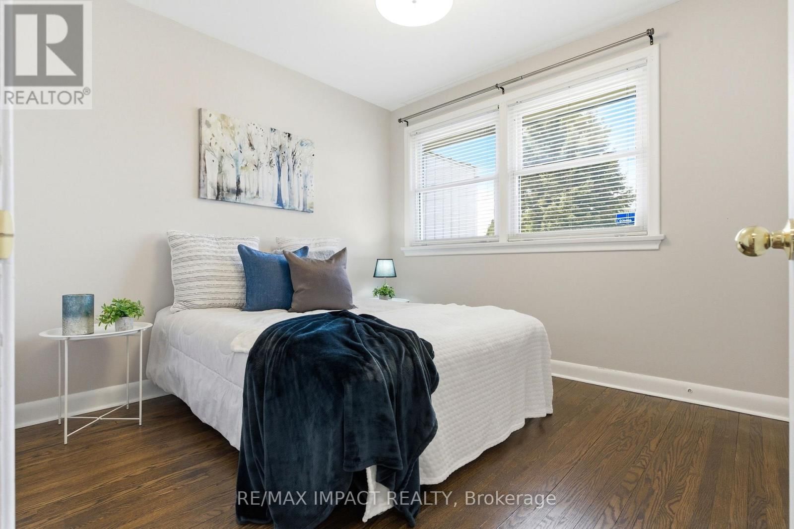 577 SINCLAIR STREET Image 22