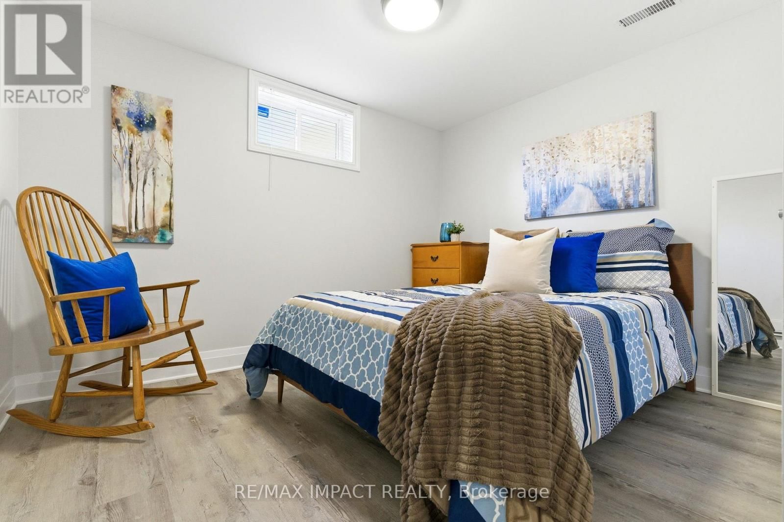 577 SINCLAIR STREET Image 29