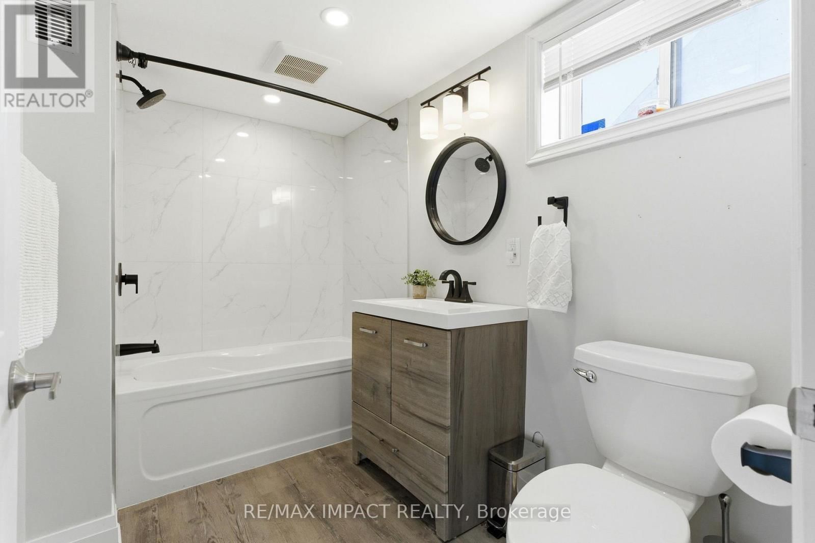 577 SINCLAIR STREET Image 30