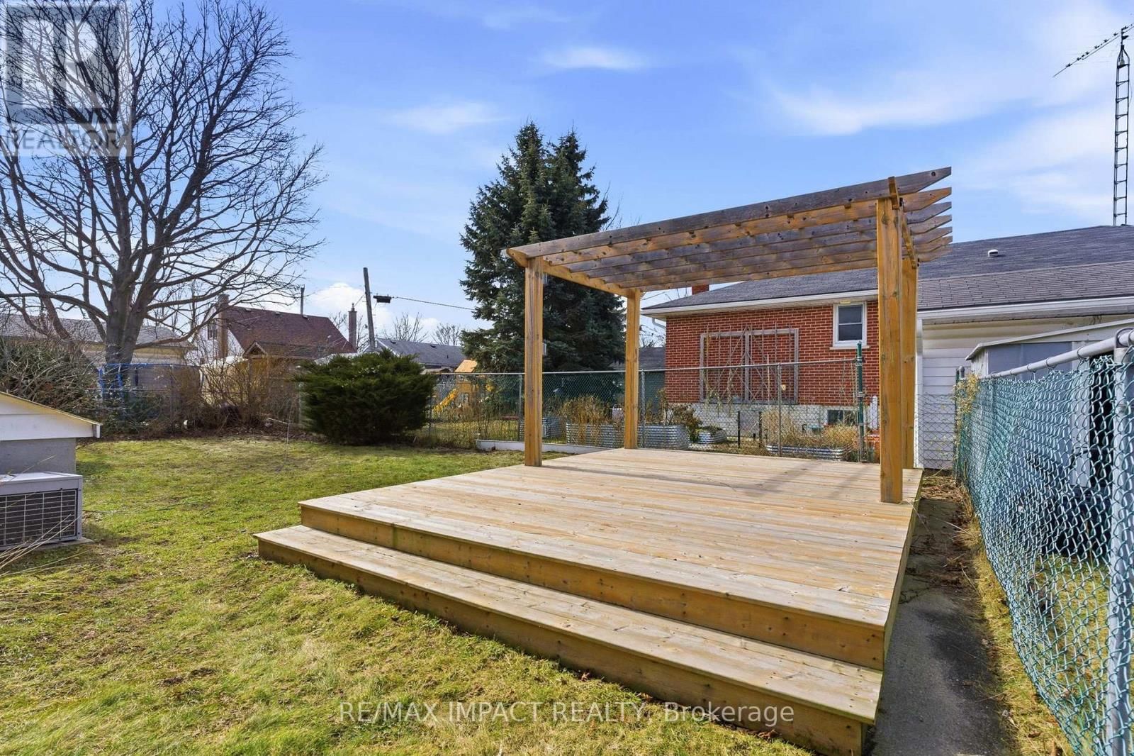 577 SINCLAIR STREET Image 37