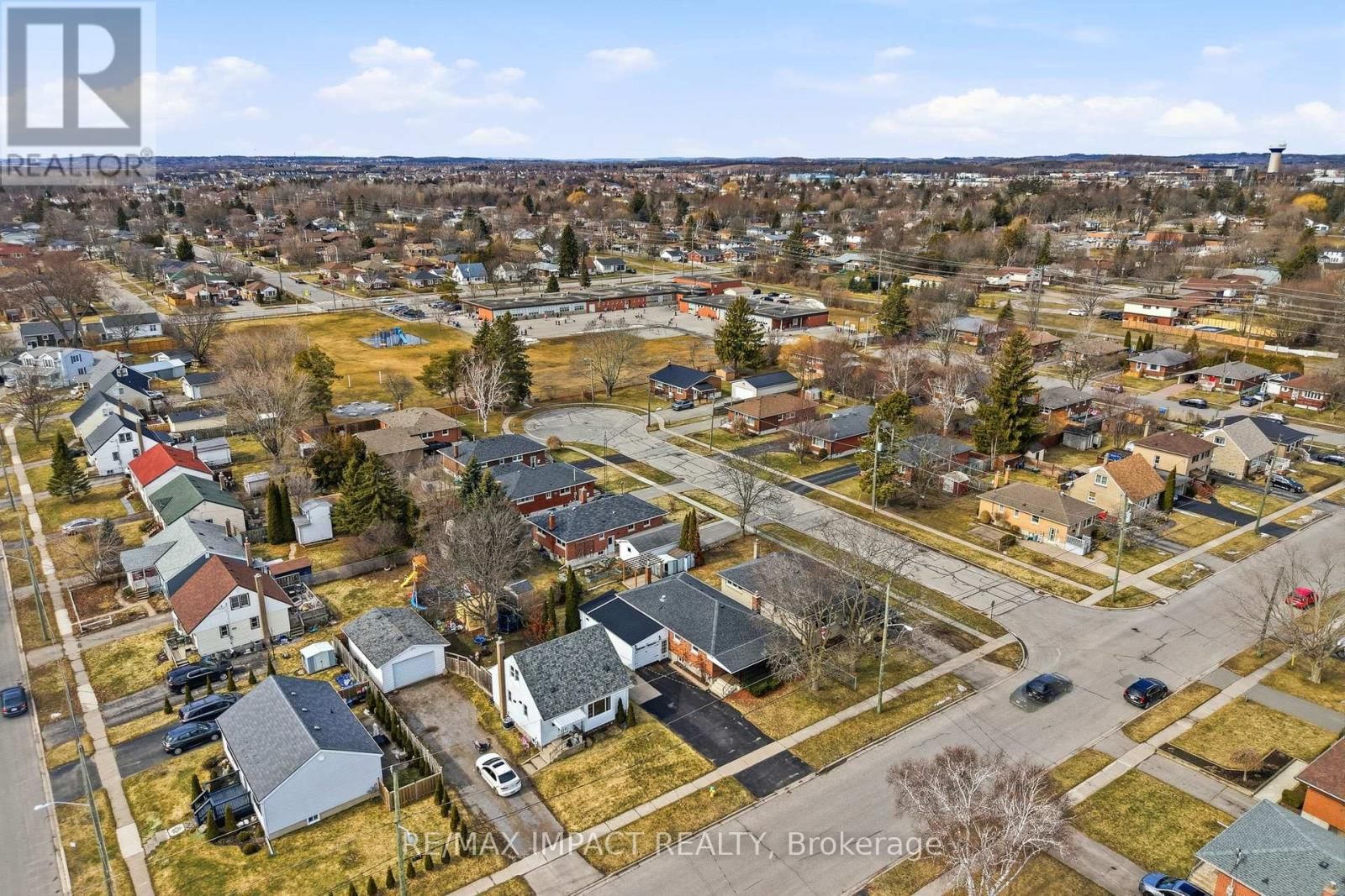 577 SINCLAIR STREET Image 38