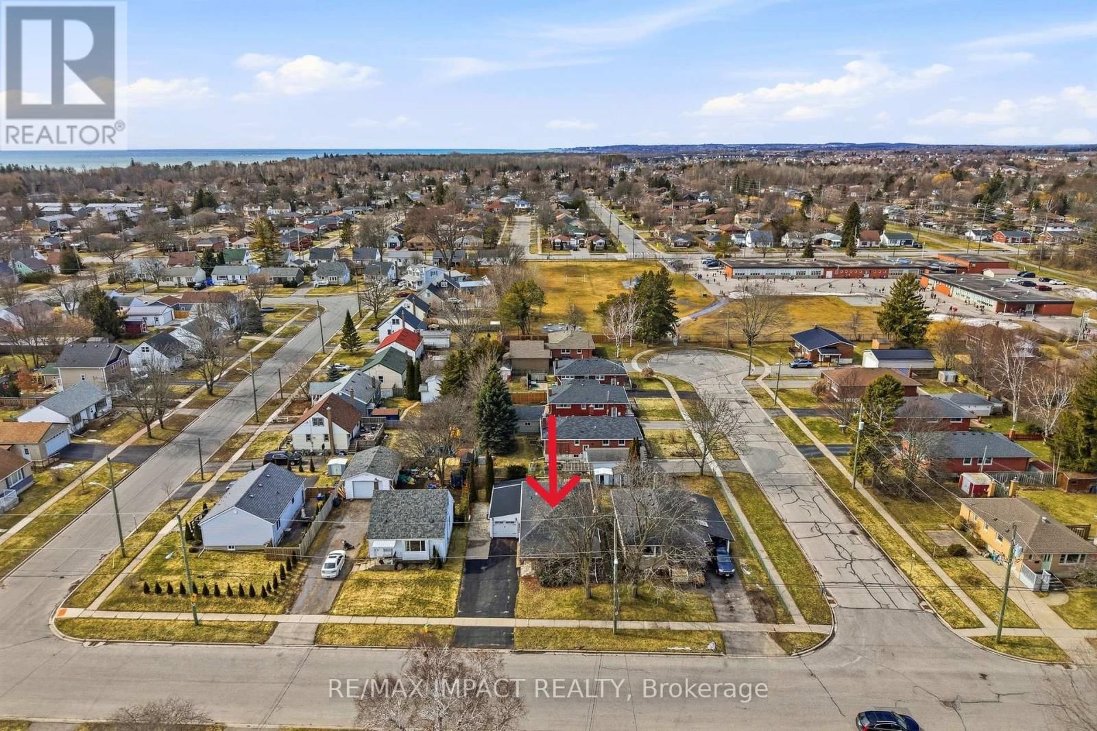 577 SINCLAIR STREET Image 39