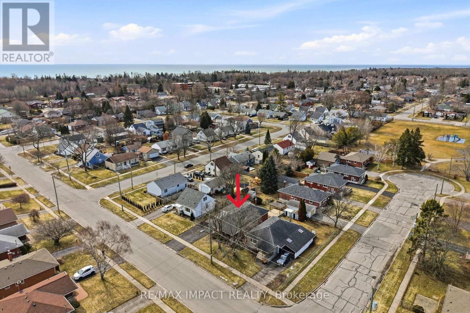 577 SINCLAIR STREET Image 40