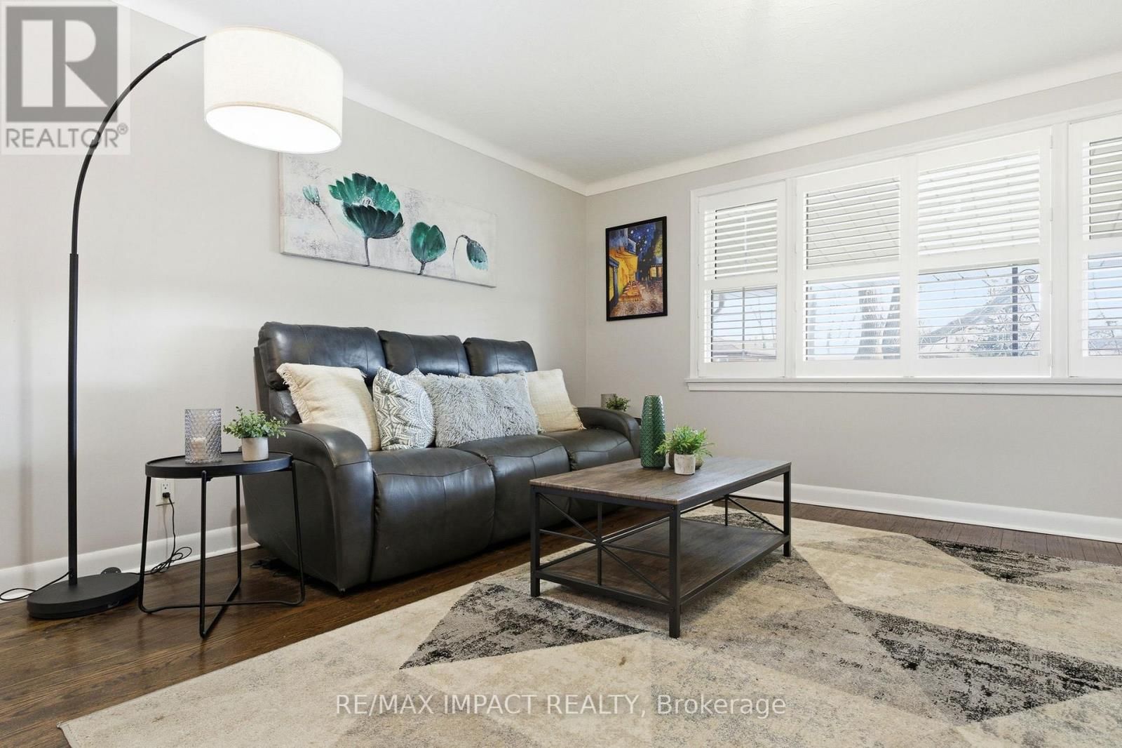 577 SINCLAIR STREET Image 9