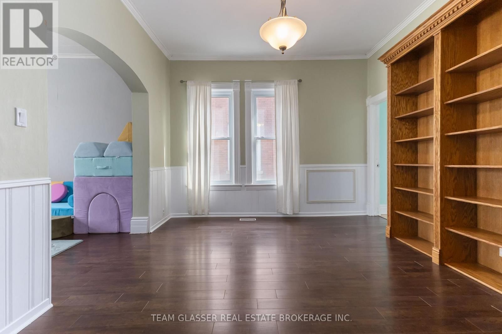 57 LOCUST STREET Image 16