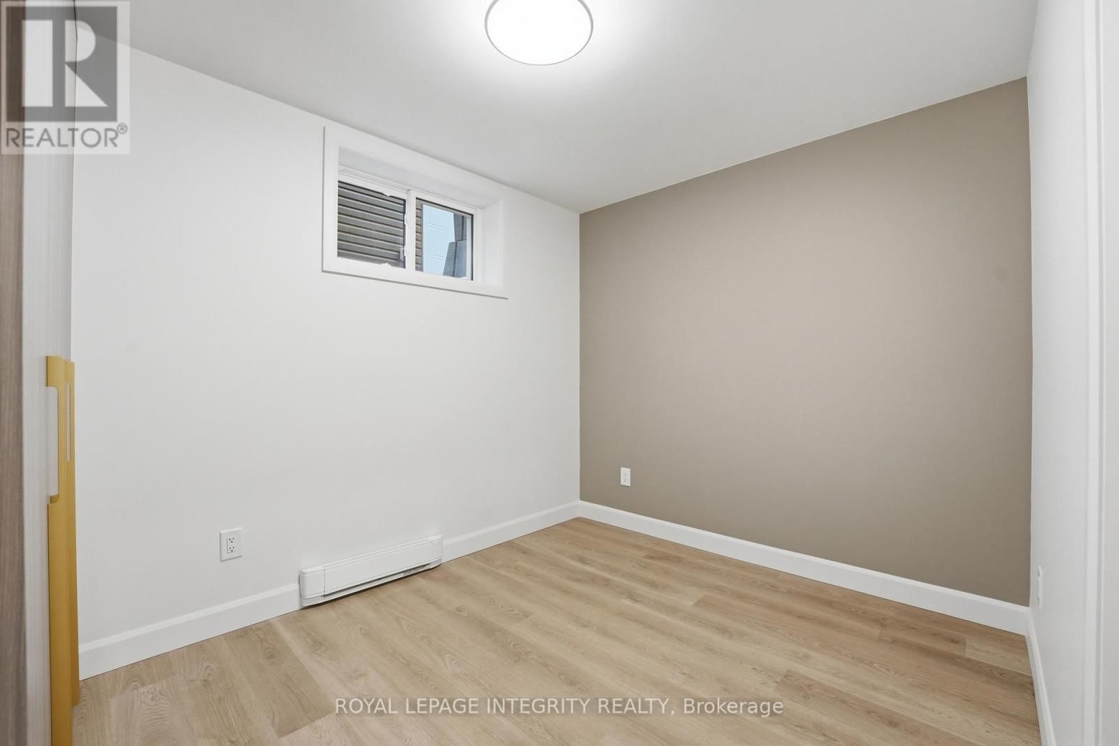 B - 2291 BADGER CRESCENT Image 12