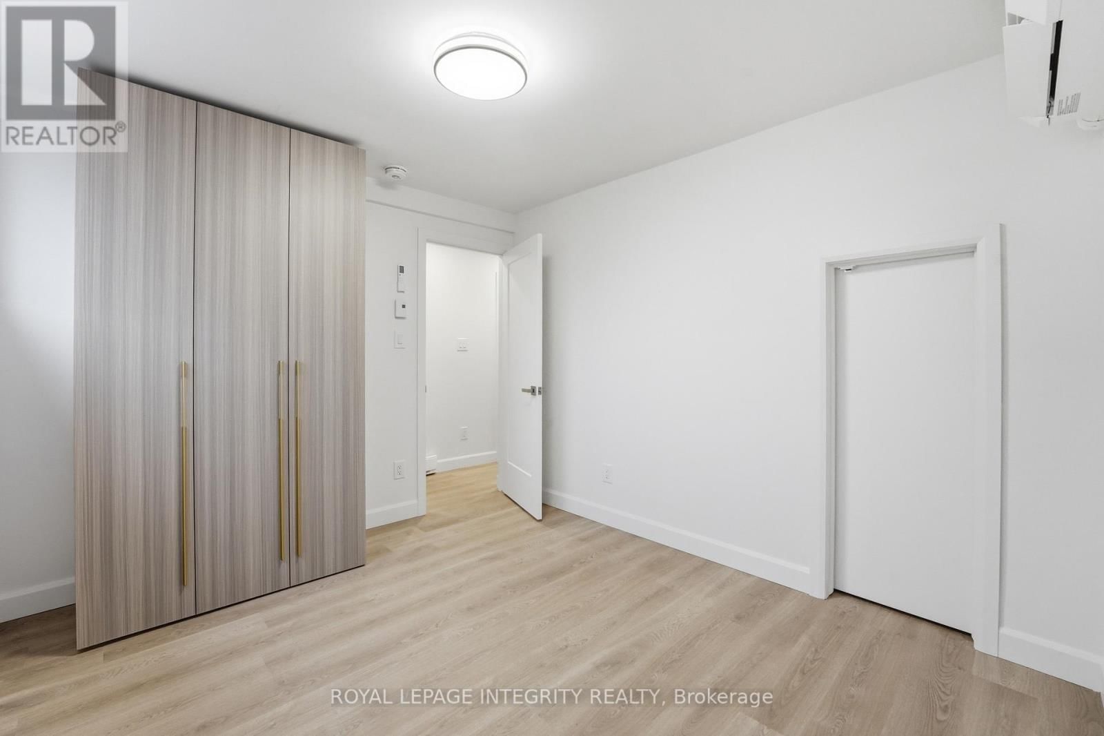 B - 2291 BADGER CRESCENT Image 19