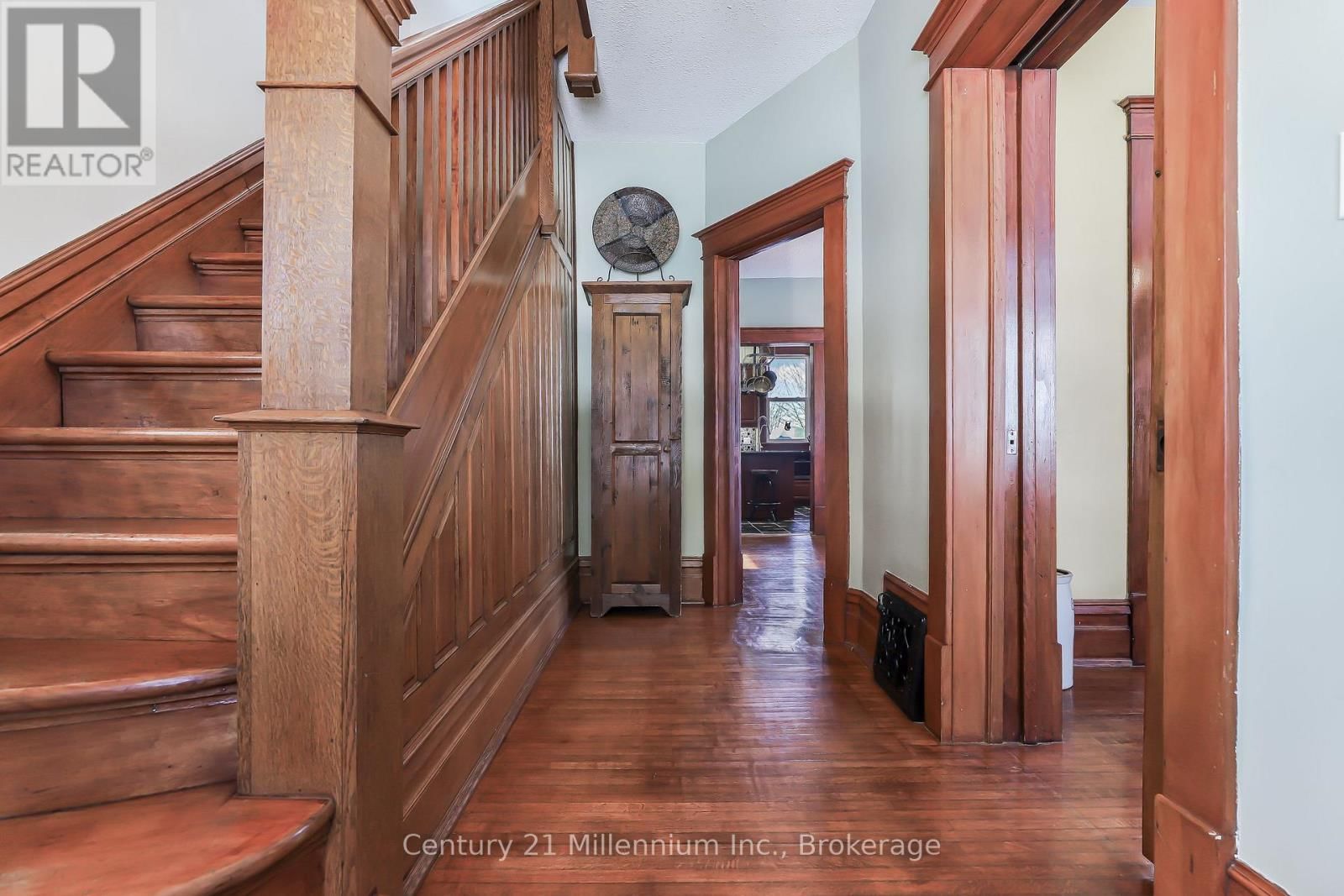 296 GARAFRAXA ST STREET Image 12