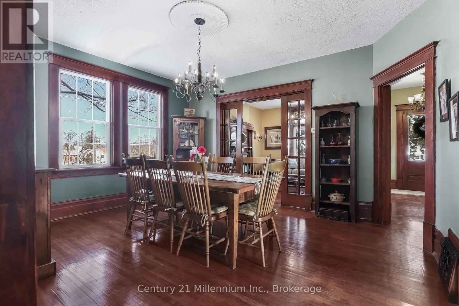 296 GARAFRAXA ST STREET Image 16