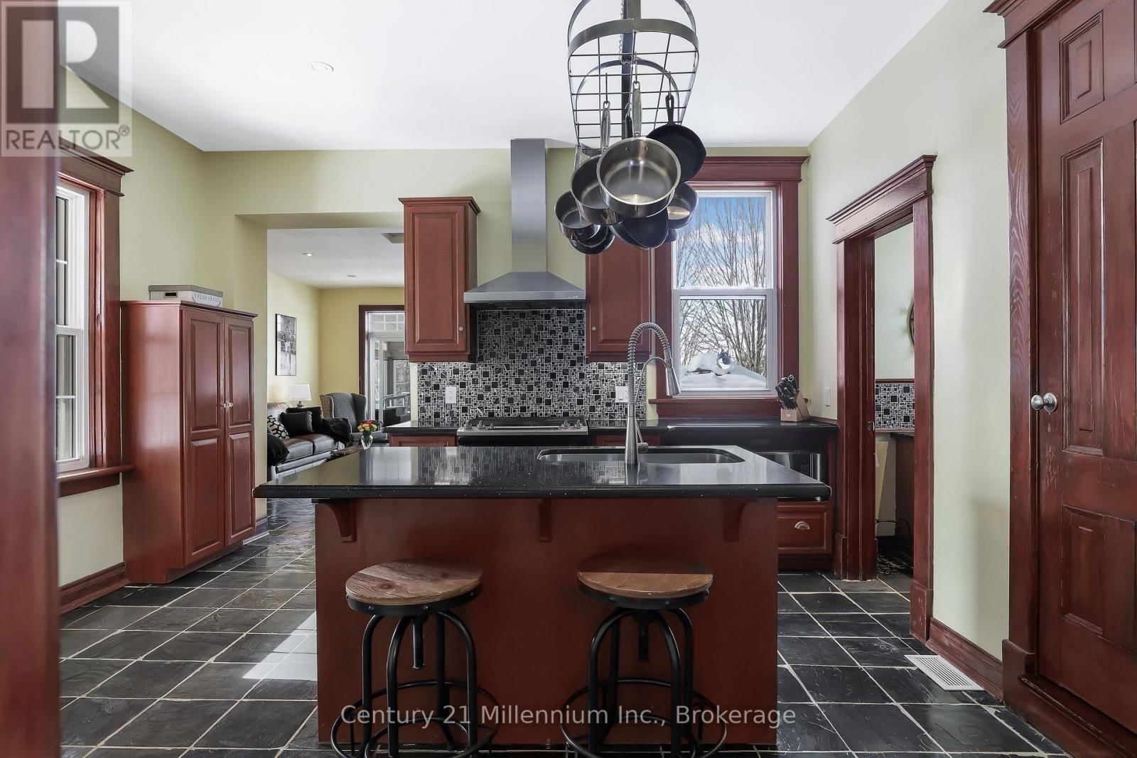 296 GARAFRAXA ST STREET Image 18