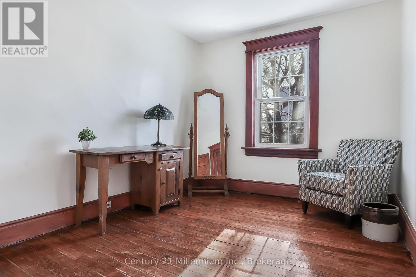 296 GARAFRAXA ST STREET Image 31