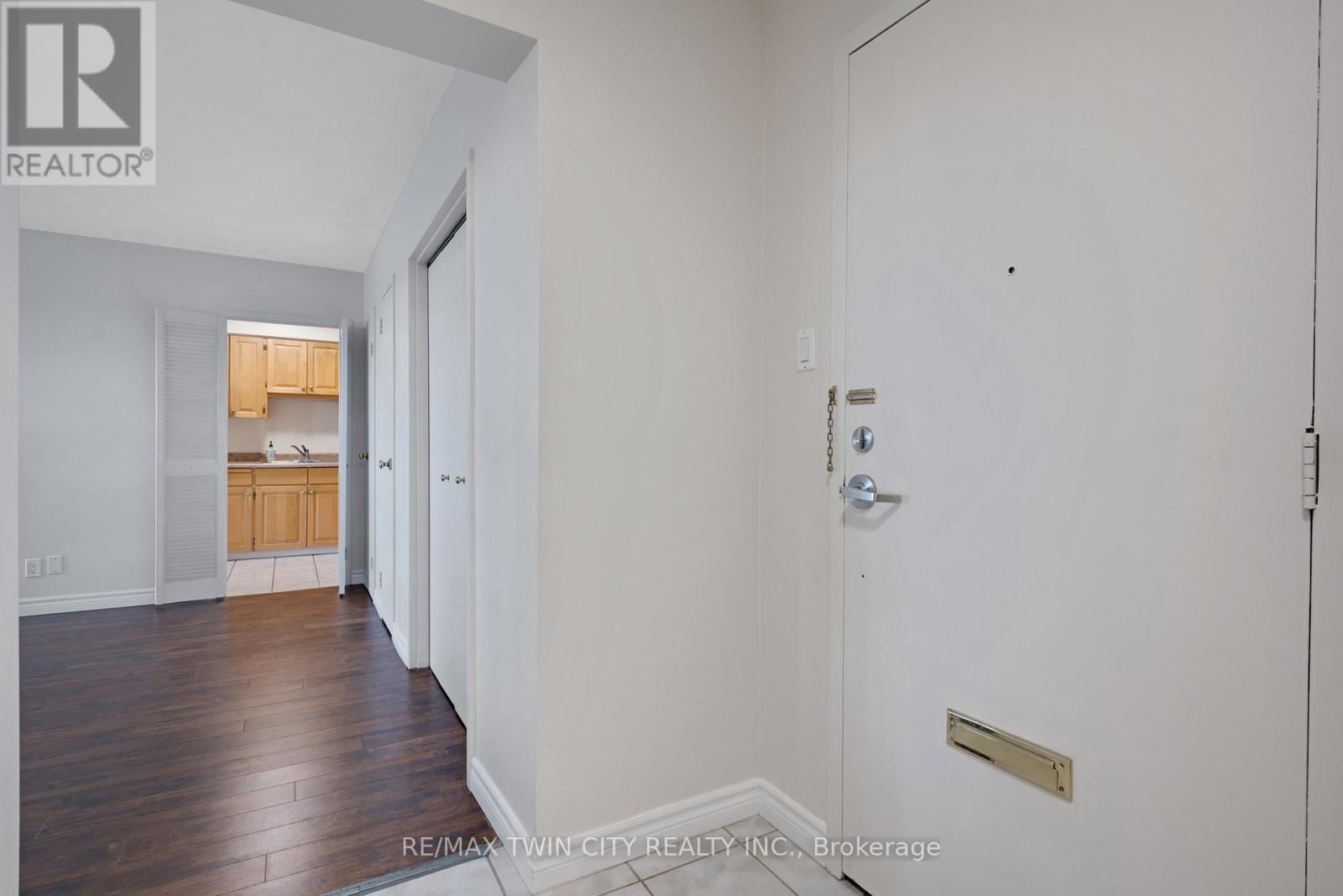 708 - 24 MIDLAND DRIVE Image 10