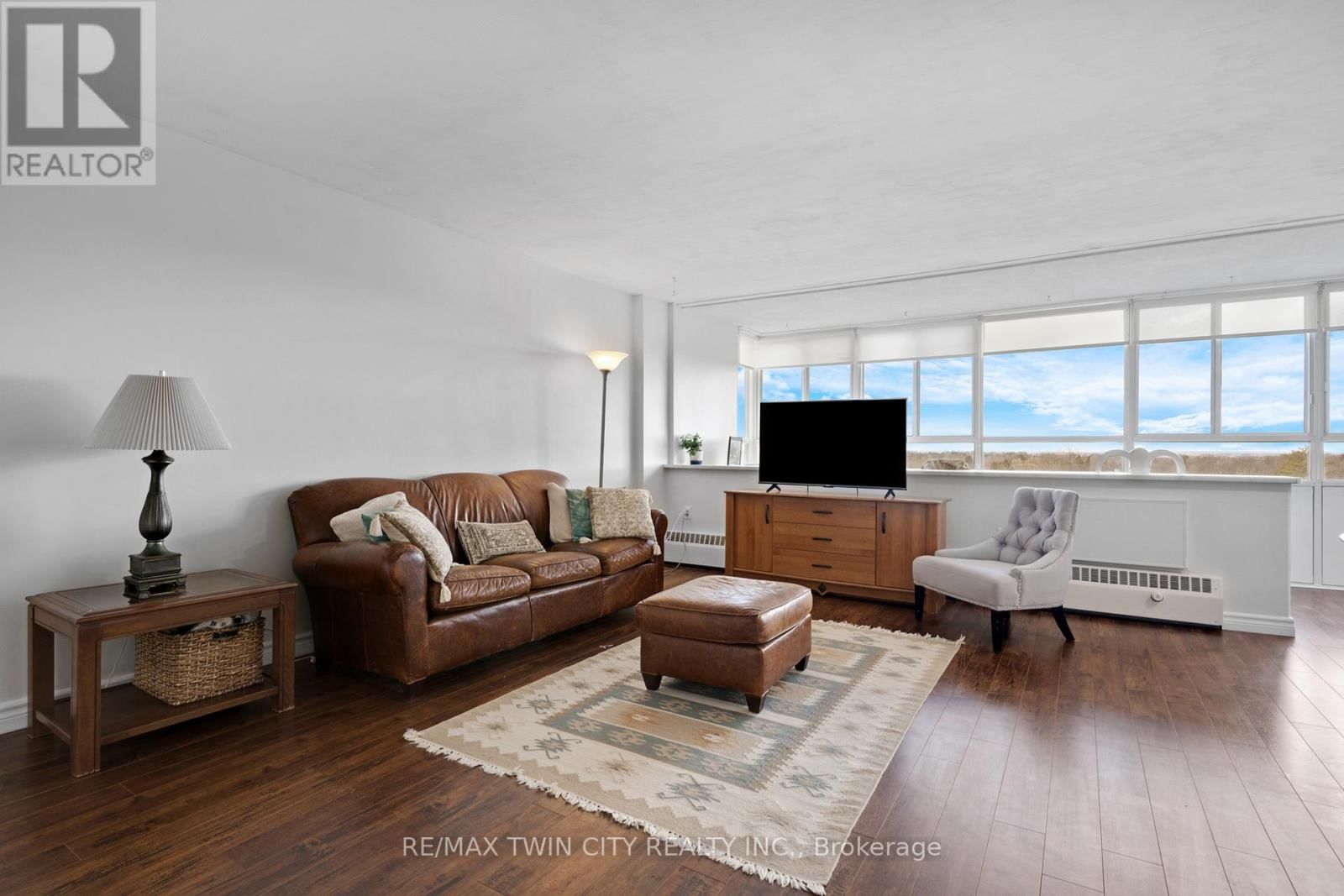 708 - 24 MIDLAND DRIVE Image 14