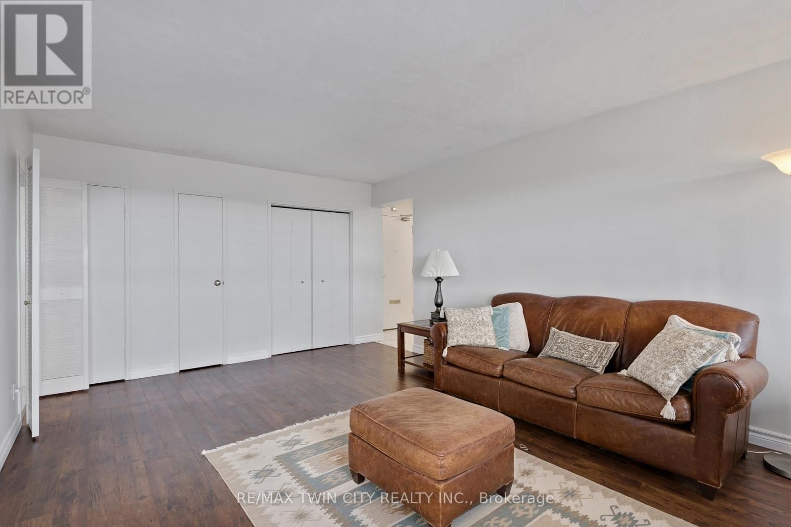 708 - 24 MIDLAND DRIVE Image 17