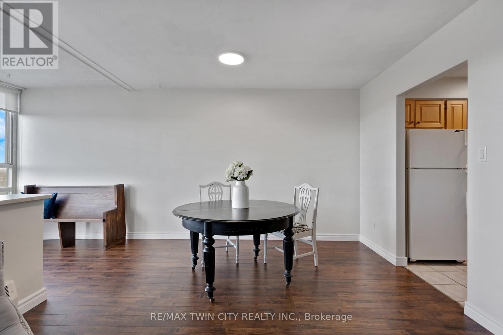 708 - 24 MIDLAND DRIVE Image 19