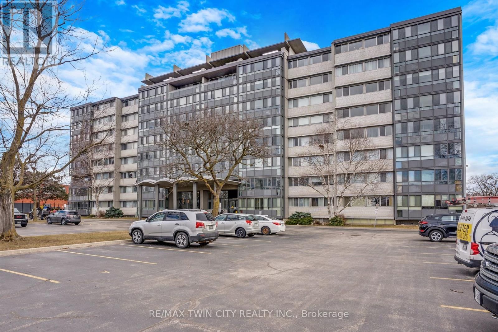 708 - 24 MIDLAND DRIVE Image 2