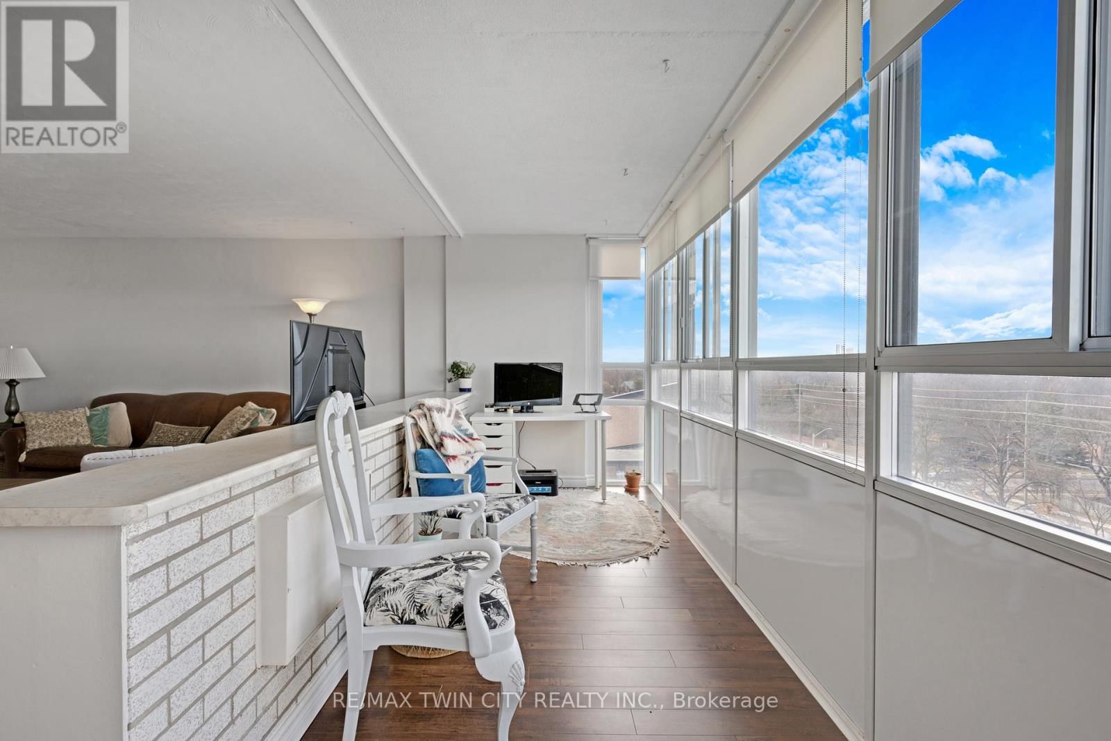 708 - 24 MIDLAND DRIVE Image 22