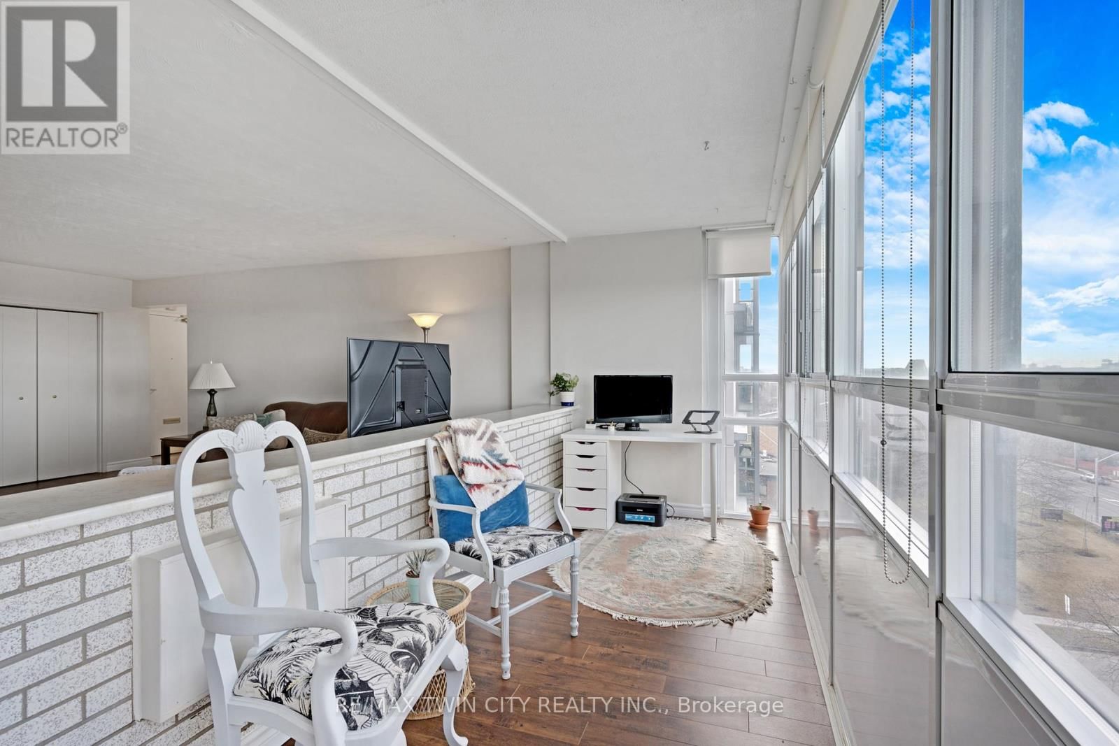 708 - 24 MIDLAND DRIVE Image 23