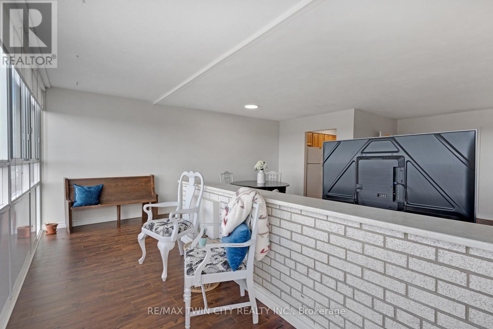 708 - 24 MIDLAND DRIVE Image 26