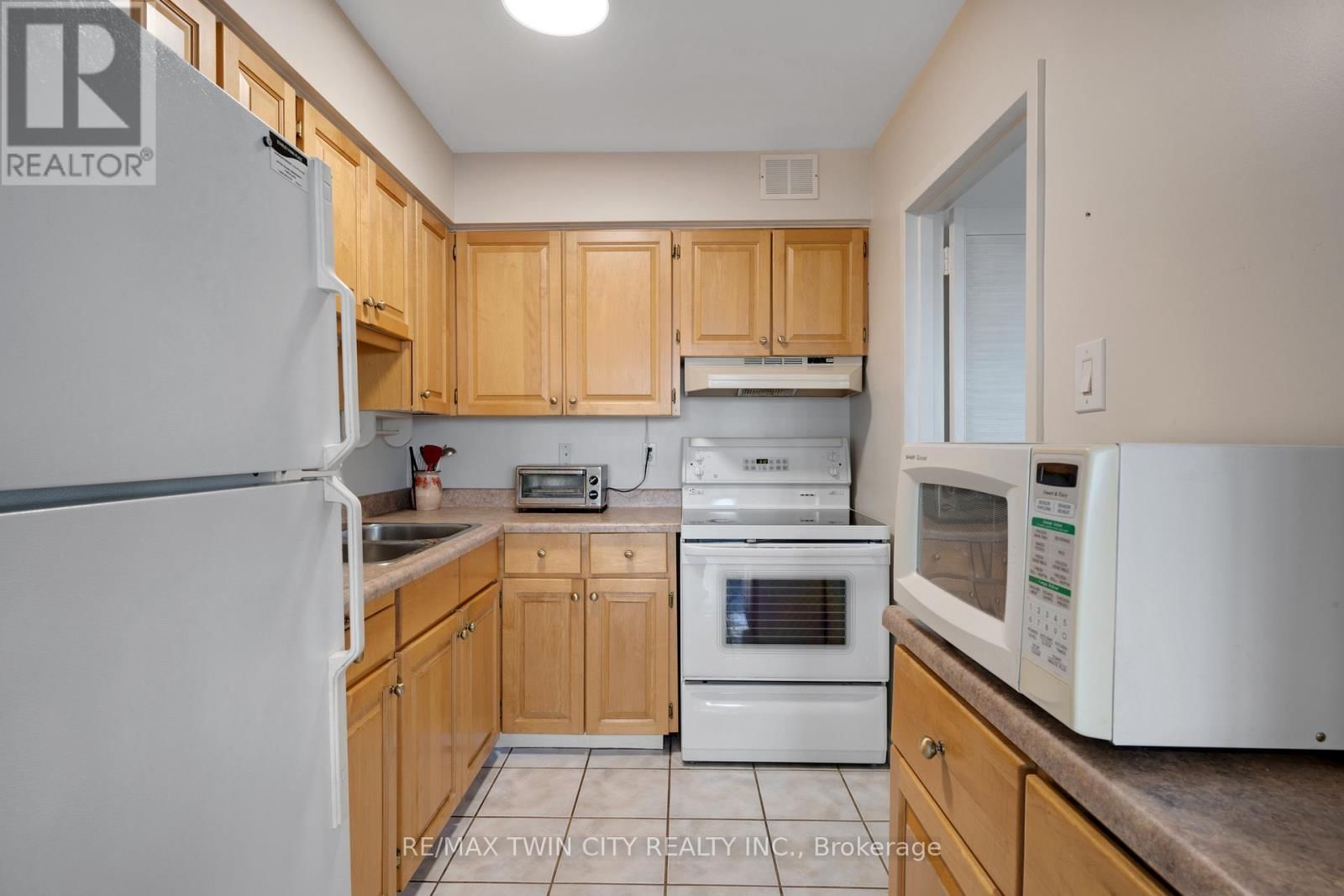 708 - 24 MIDLAND DRIVE Image 27