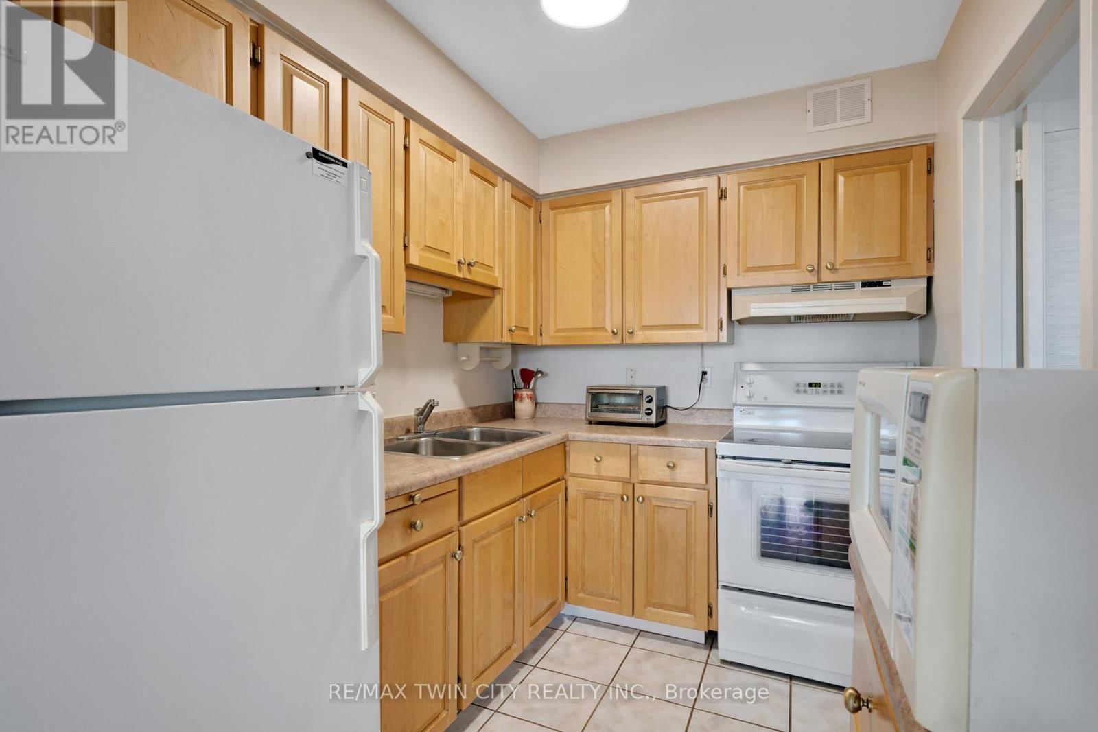 708 - 24 MIDLAND DRIVE Image 29