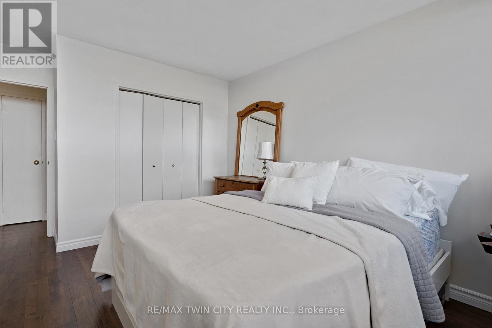 708 - 24 MIDLAND DRIVE Image 36