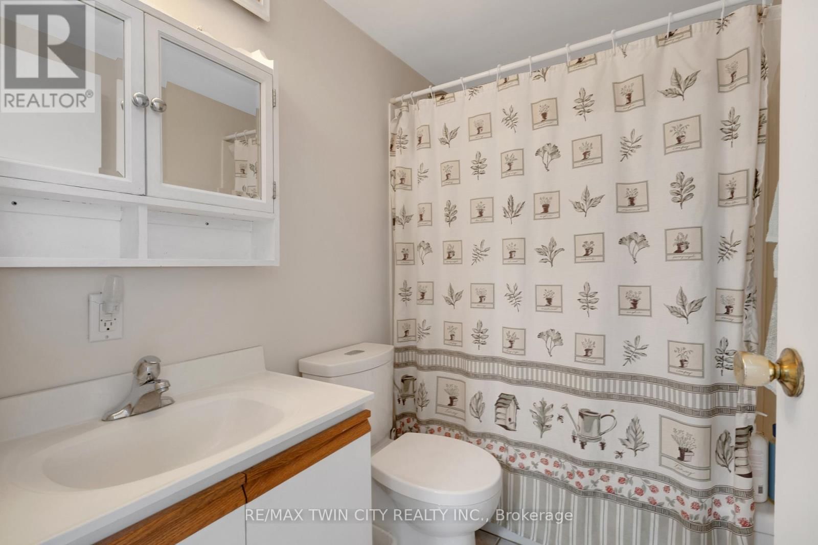 708 - 24 MIDLAND DRIVE Image 37